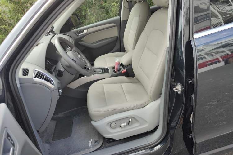 Used Audi Q5 2015 40 TFSI Trendy Edition Left Front Seat