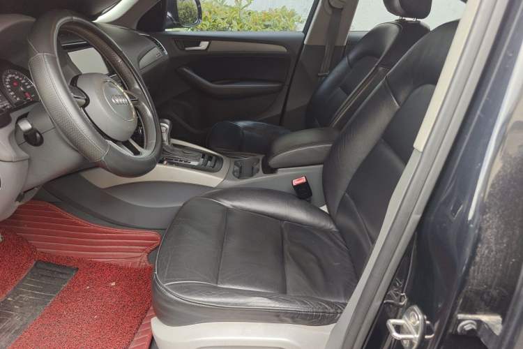 Used Audi Q5 2015 40 TFSI Trendy Edition Left Front Seat