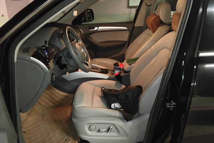 Used Audi Q5 2015 40 TFSI Technology Edition Left Front Seat