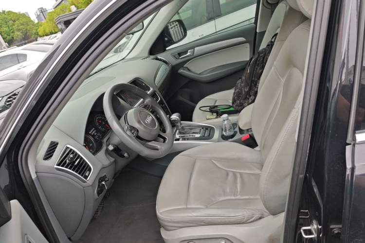 Used Audi Q5 2015 40 TFSI Technology Edition Left Front Seat