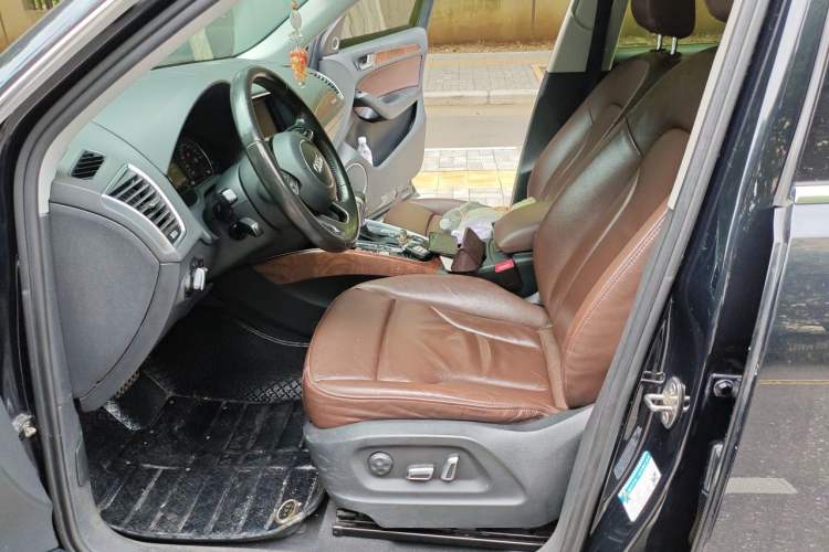 Used Audi Q5 2015 40 TFSI Comfort Model Left Front Seat
