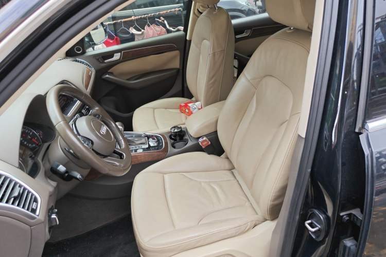 Used Audi Q5 2015 40 TFSI Comfort Model Left Front Seat