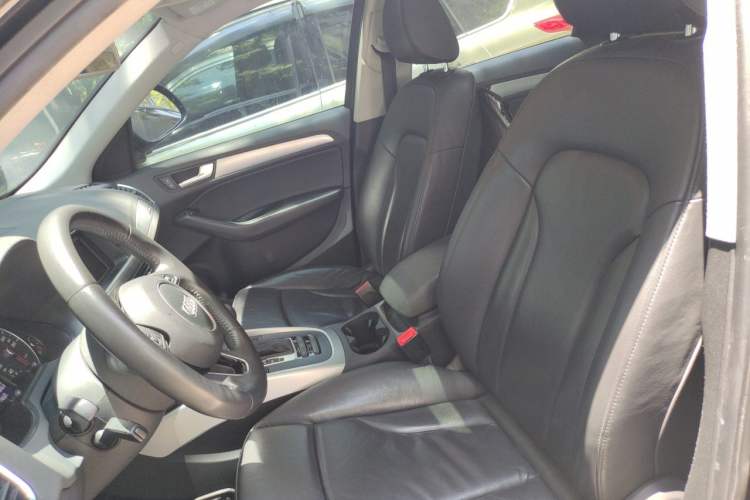 Used Audi Q5 2015 40 TFSI Technology Edition Left Front Seat