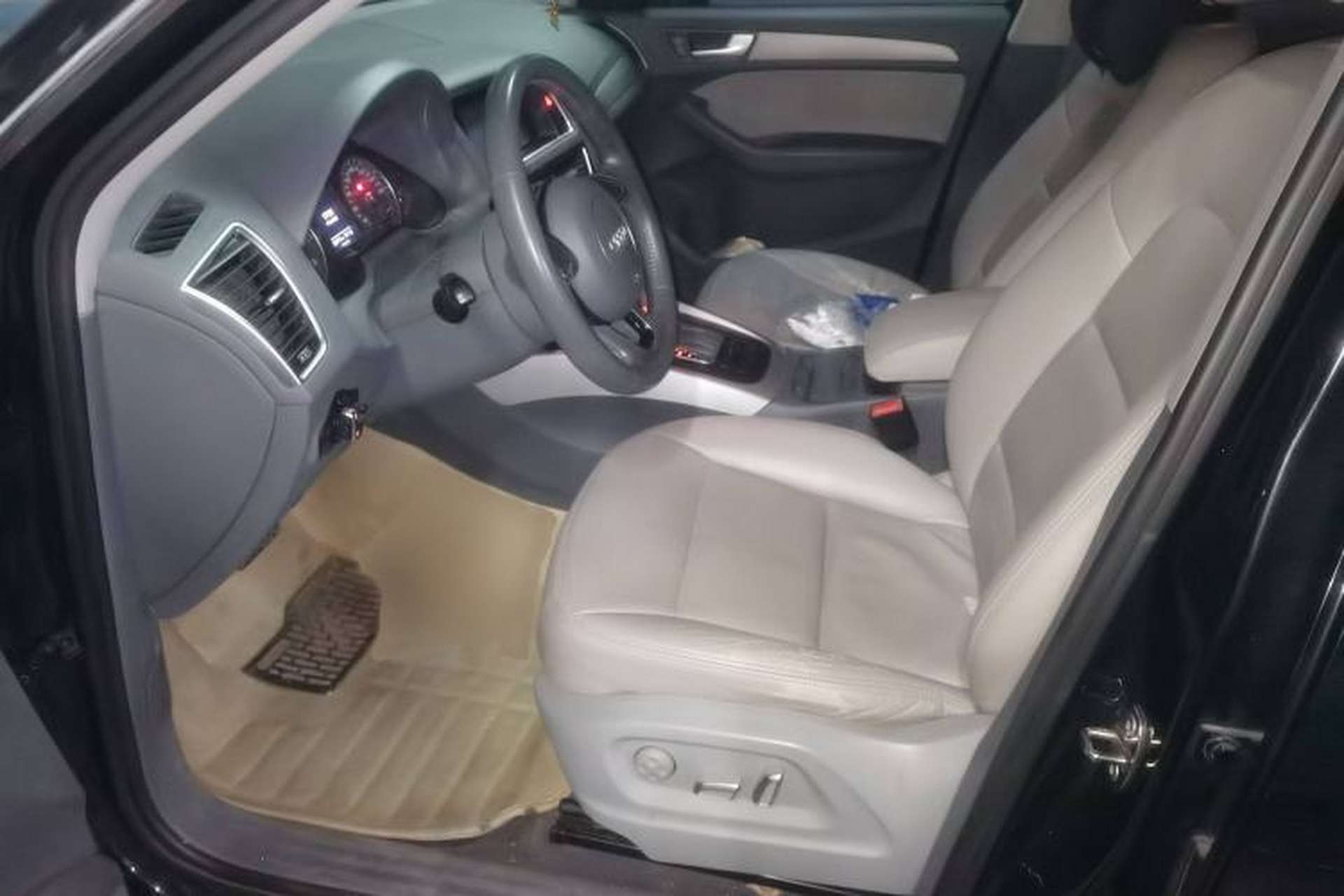Used Audi Q5 2015 40 TFSI Trendy Edition Left Front Seat