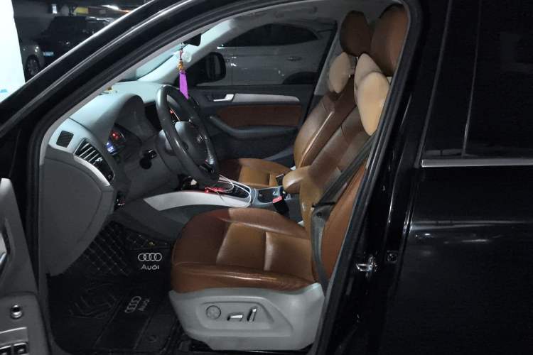 Used Audi Q5 2015 40 TFSI Trendy Edition Left Front Seat
