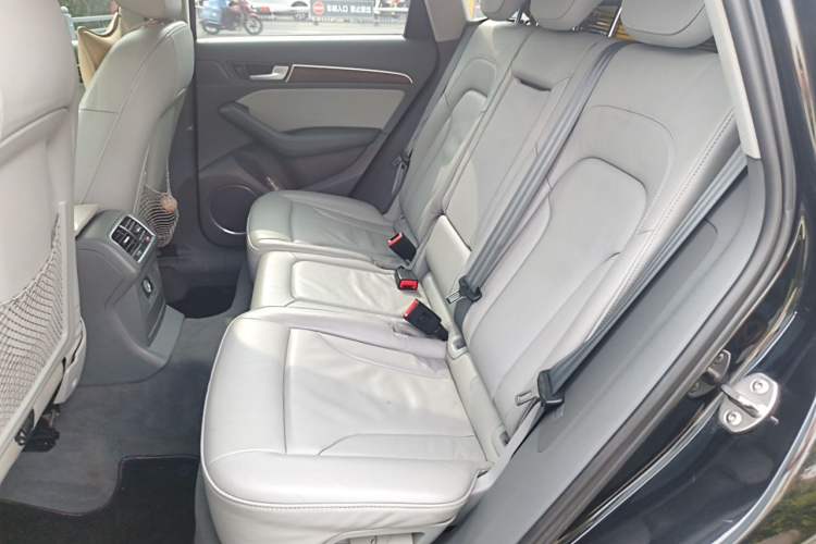 Used Audi Q5 2015 40 TFSI Comfort Model Left Rear Seat