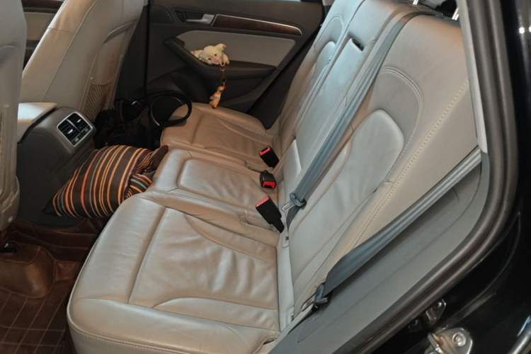 Used Audi Q5 2015 40 TFSI Comfort Model Left Rear Seat