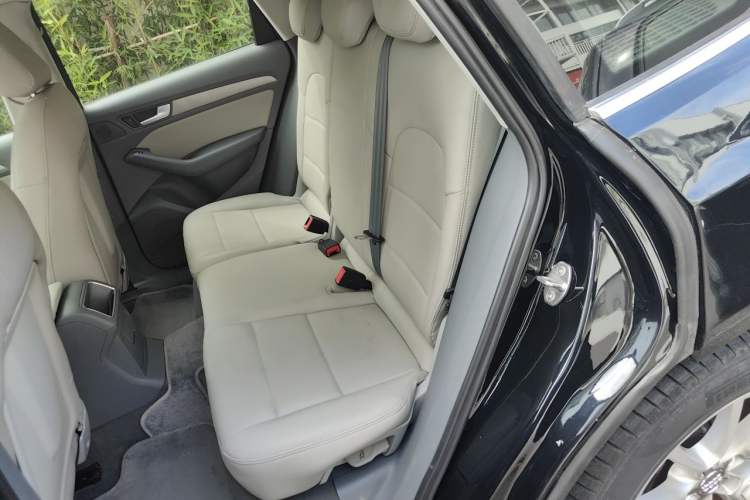 Used Audi Q5 2015 40 TFSI Trendy Edition Left Rear Seat