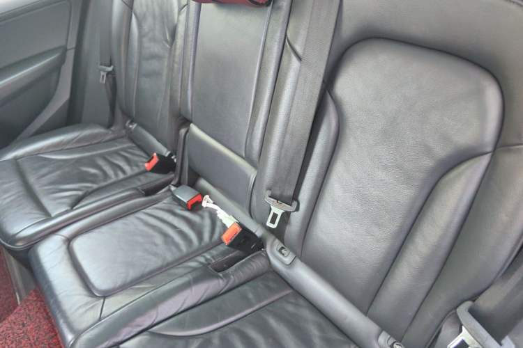 Used Audi Q5 2015 40 TFSI Technology Edition Left Rear Seat