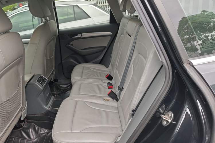 Used Audi Q5 2015 40 TFSI Technology Edition Left Rear Seat