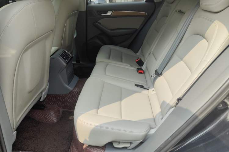 Used Audi Q5 2015 40 TFSI Trendy Edition Left Rear Seat