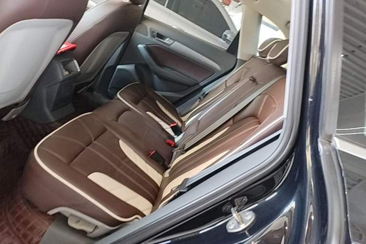 Used Audi Q5 2015 40 TFSI Trendy Edition Left Rear Seat