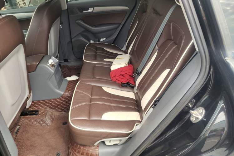 Used Audi Q5 2015 40 TFSI Trendy Edition Left Rear Seat