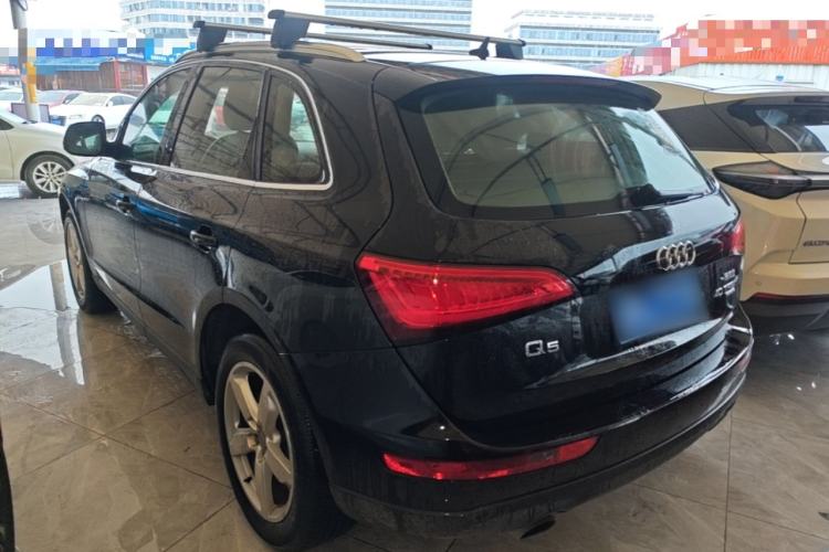Used Audi Q5 2015 40 TFSI Comfort Model Rear Left 45 Deg
