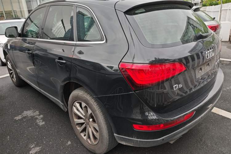 Used Audi Q5 2015 40 TFSI Technology Edition Rear Left 45 Deg