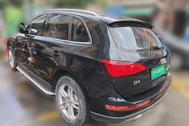 Used Audi Q5 2015 40 TFSI Comfort Model Rear Left 45 Deg