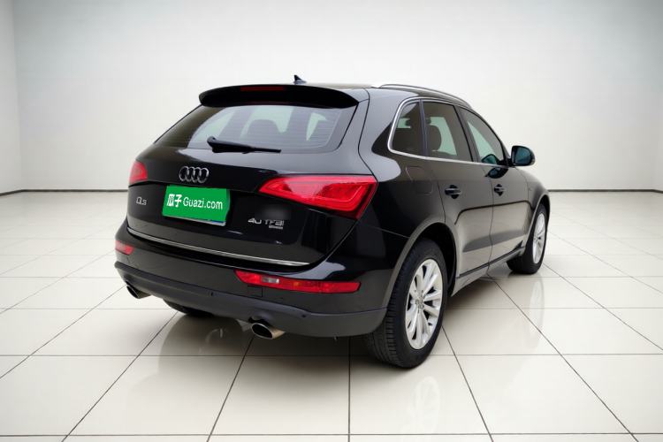 Used Audi Q5 2015 40 TFSI Technology Edition Rear Right 45 Deg
