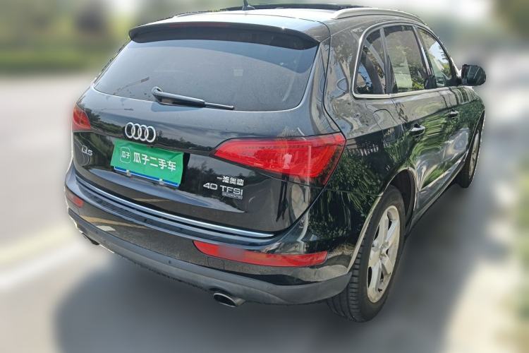 Used Audi Q5 2015 40 TFSI Comfort Model Rear Right 45 Deg