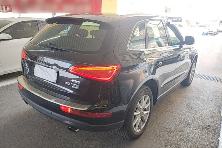 Used Audi Q5 2015 40 TFSI Trendy Edition Rear Right 45 Deg
