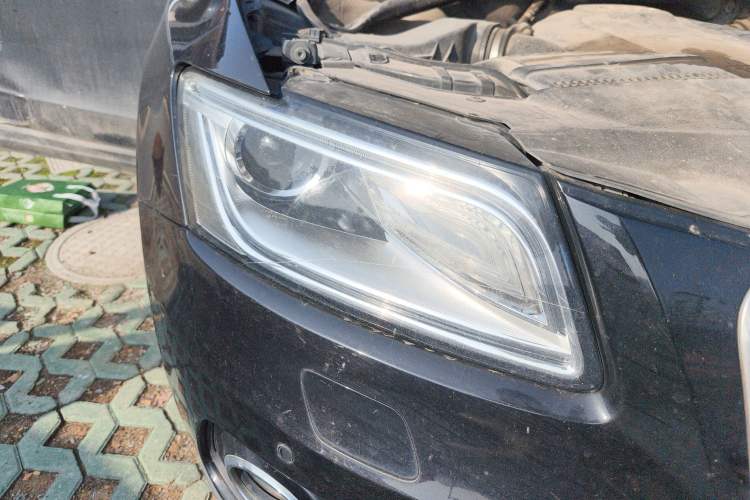 Used Audi Q5 2015 40 TFSI Comfort Model Right Front Headlight