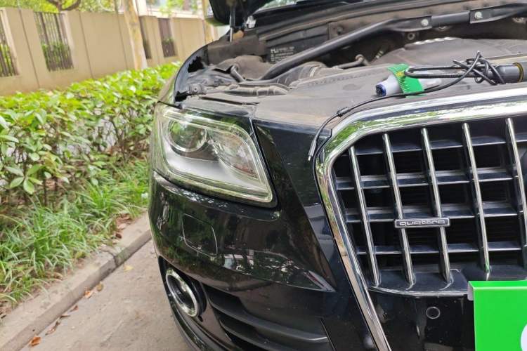 Used Audi Q5 2015 40 TFSI Comfort Model Right Front Headlight