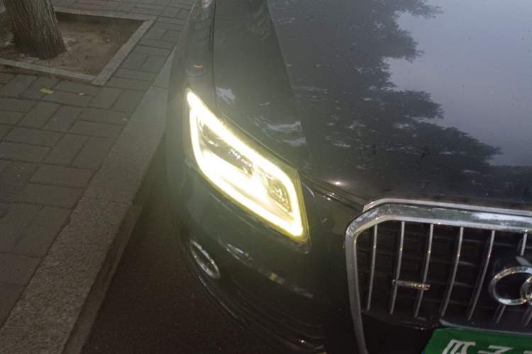 Used Audi Q5 2015 40 TFSI Trendy Edition Right Front Headlight