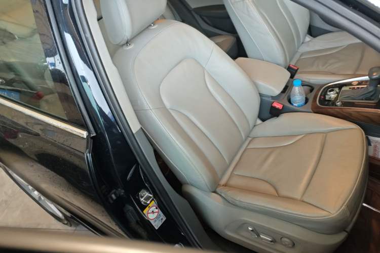 Used Audi Q5 2015 40 TFSI Comfort Model Right Front Seat