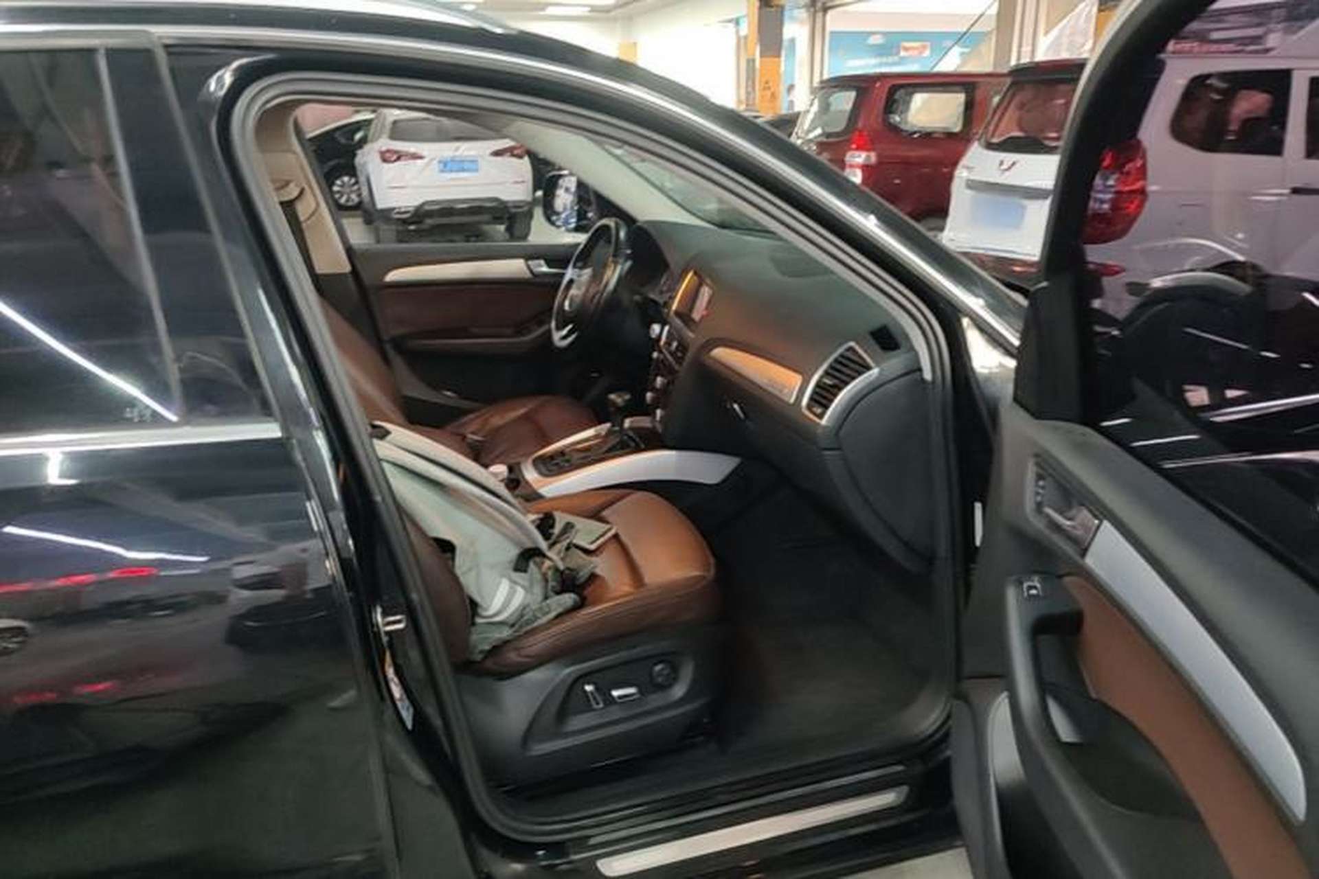 Used Audi Q5 2015 40 TFSI Technology Edition Right Front Seat