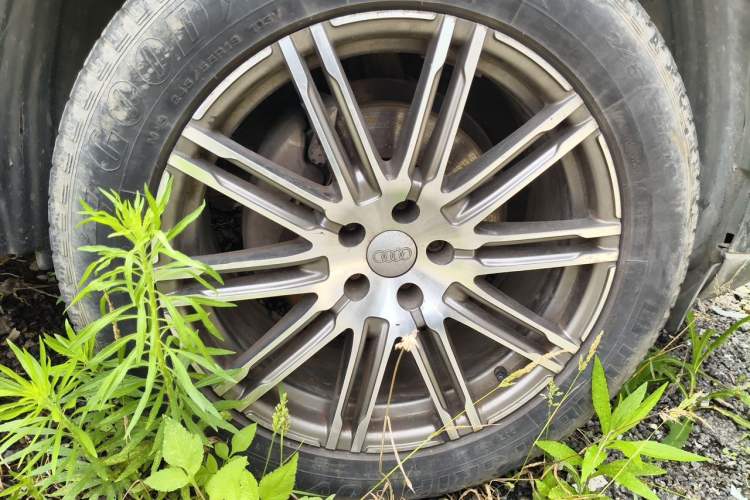 Used Audi Q5 2015 40 TFSI Technology Edition Right Front Wheel Hub