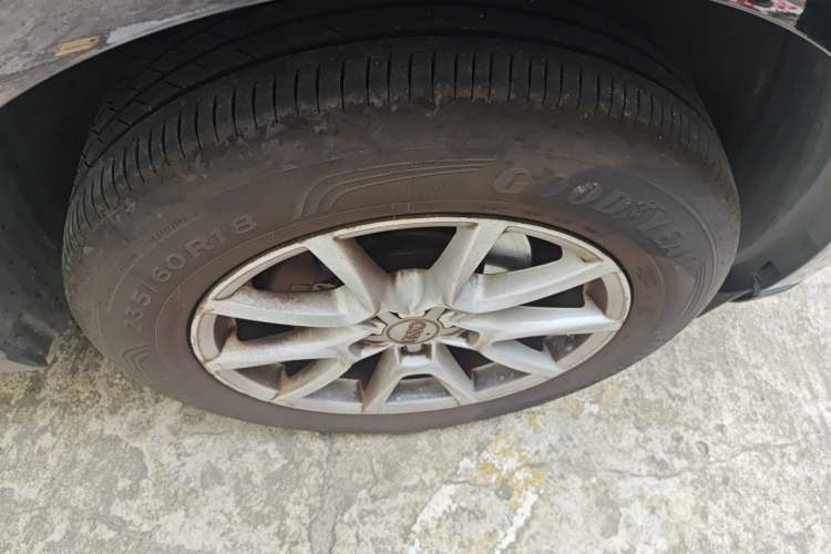 Used Audi Q5 2015 40 TFSI Trendy Edition Right Front Wheel Hub