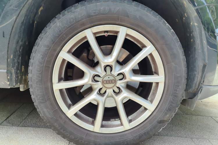Used Audi Q5 2015 40 TFSI Technology Edition Right Front Wheel Hub