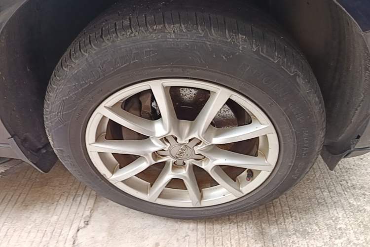 Used Audi Q5 2015 40 TFSI Trendy Edition Right Front Wheel Hub