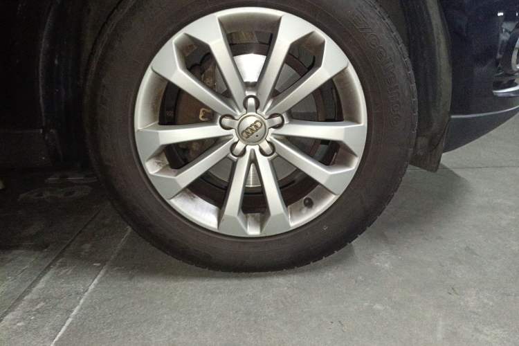 Used Audi Q5 2015 40 TFSI Technology Edition Right Front Wheel Hub