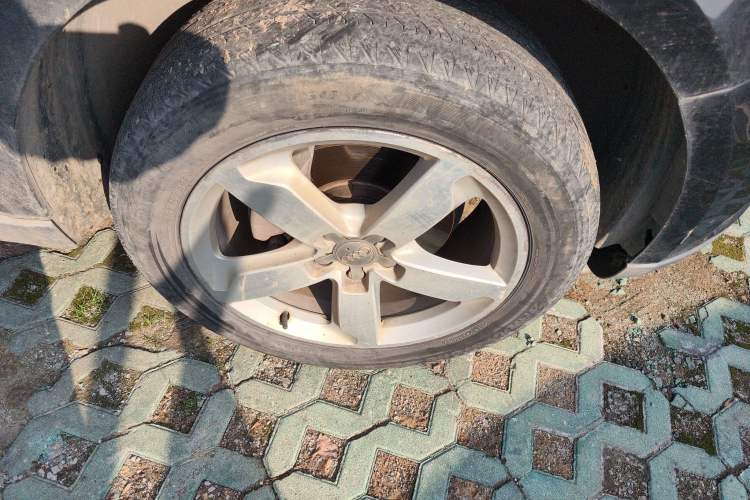 Used Audi Q5 2015 40 TFSI Comfort Model Right Front Wheel Hub