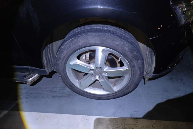 Used Audi Q5 2015 40 TFSI Trendy Edition Right Front Wheel Hub