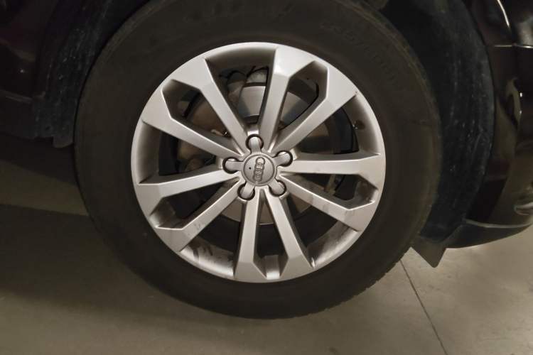 Used Audi Q5 2015 40 TFSI Technology Edition Right Front Wheel Hub