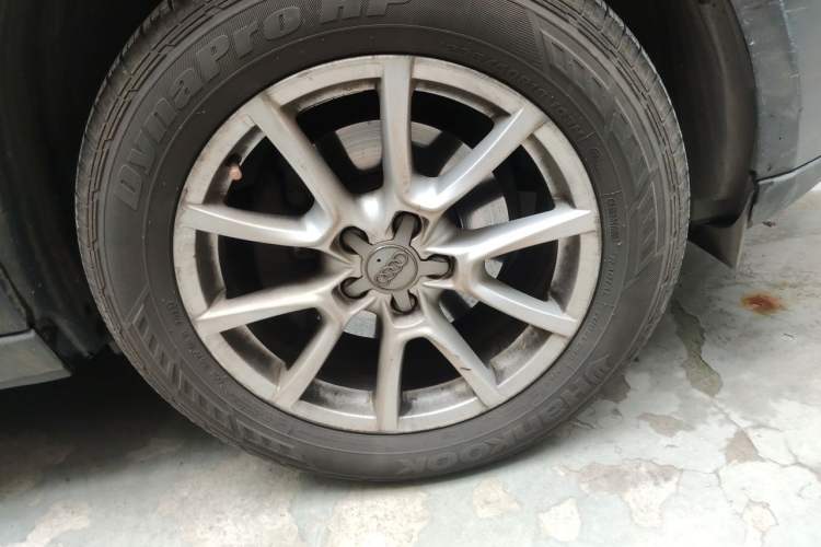 Used Audi Q5 2015 40 TFSI Trendy Edition Right Front Wheel Hub
