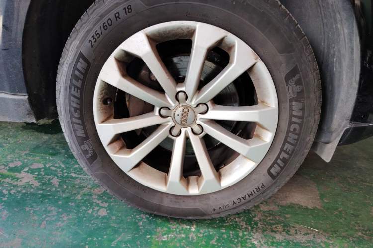 Used Audi Q5 2015 40 TFSI Technology Edition Right Front Wheel Hub