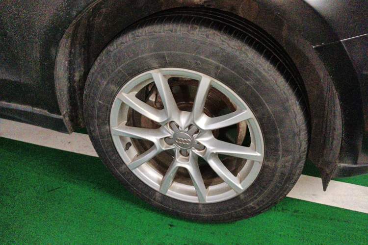 Used Audi Q5 2015 40 TFSI Trendy Edition Right Front Wheel Hub