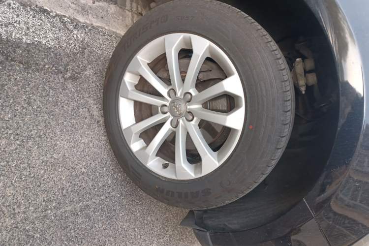 Used Audi Q5 2015 40 TFSI Technology Edition Right Front Wheel Hub