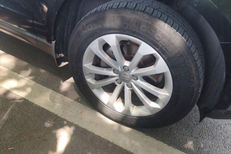 Used Audi Q5 2015 40 TFSI Technology Edition Right Front Wheel Hub