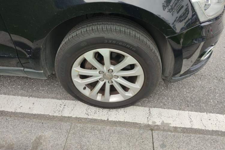 Used Audi Q5 2015 40 TFSI Technology Edition Right Front Wheel Hub
