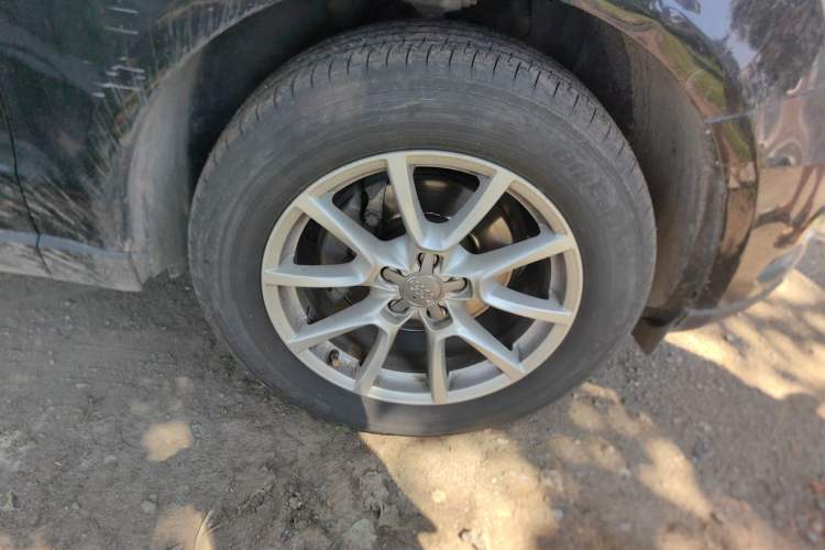 Used Audi Q5 2015 40 TFSI Trendy Edition Right Front Wheel Hub