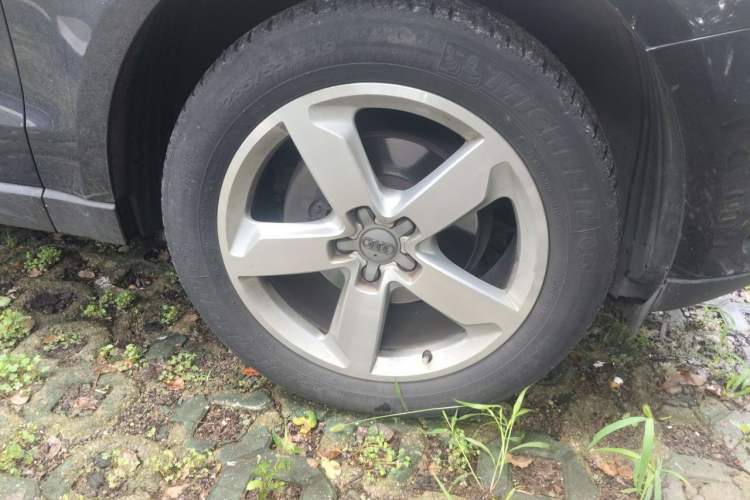 Used Audi Q5 2015 40 TFSI Technology Edition Right Front Wheel Hub