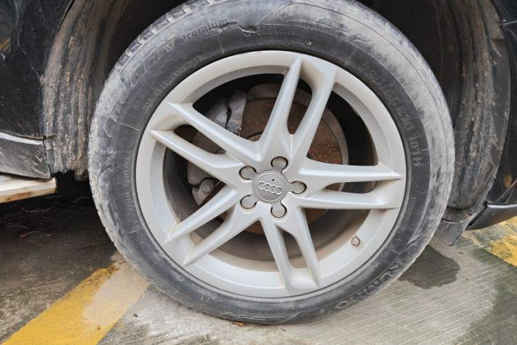 Used Audi Q5 2015 40 TFSI Comfort Model Right Front Wheel Hub