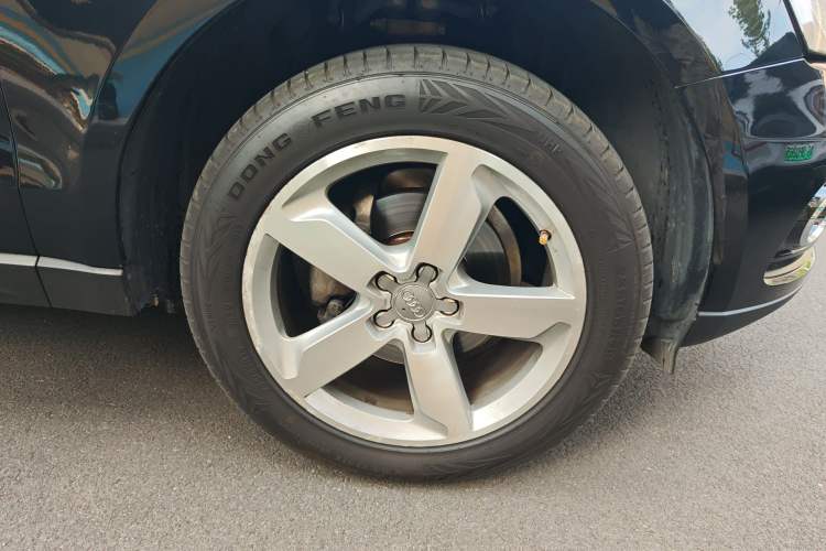 Used Audi Q5 2015 40 TFSI Comfort Model Right Front Wheel Hub