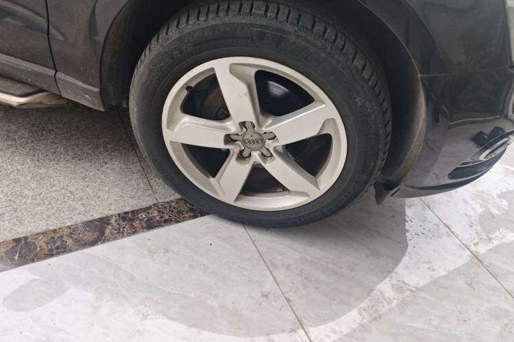 Used Audi Q5 2015 40 TFSI Comfort Model Right Front Wheel Hub