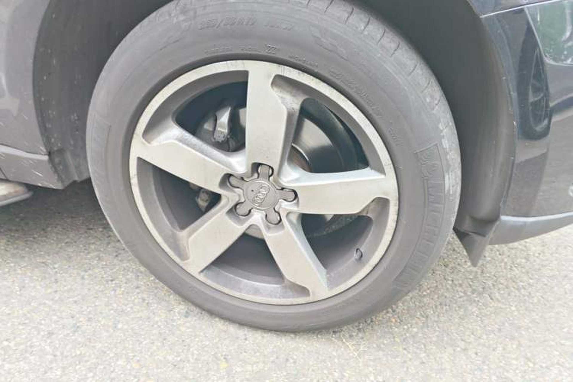 Used Audi Q5 2015 40 TFSI Comfort Model Right Front Wheel Hub