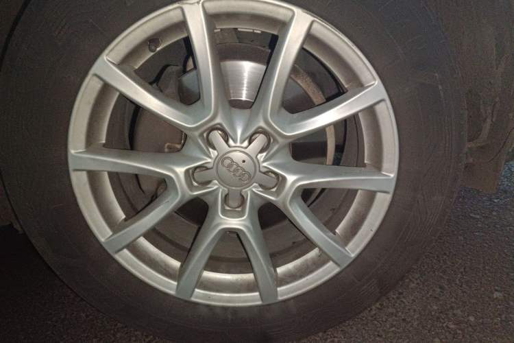 Used Audi Q5 2015 40 TFSI Trendy Edition Right Front Wheel Hub