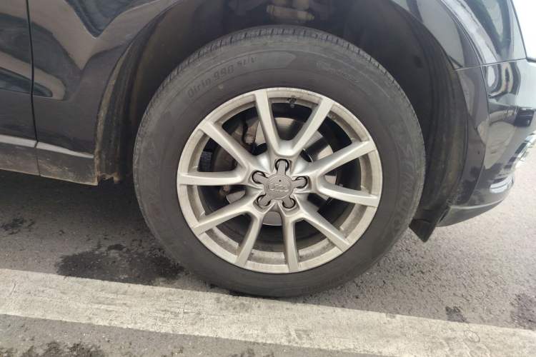 Used Audi Q5 2015 40 TFSI Trendy Edition Right Front Wheel Hub